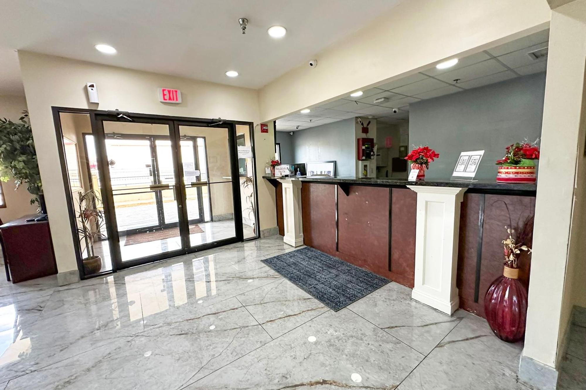 Oyo Hotel Rome West Ga Exterior photo