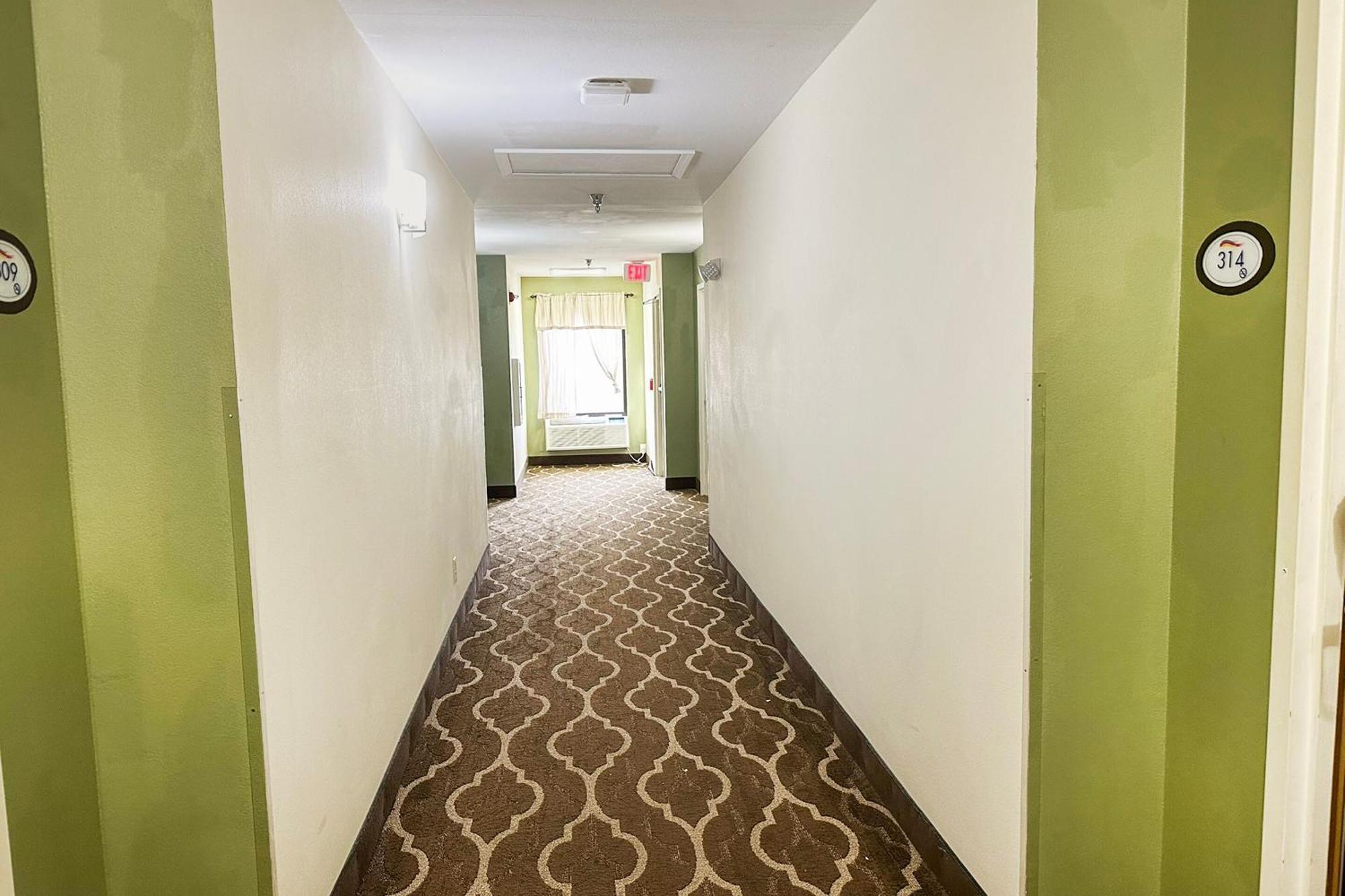 Oyo Hotel Rome West Ga Exterior photo