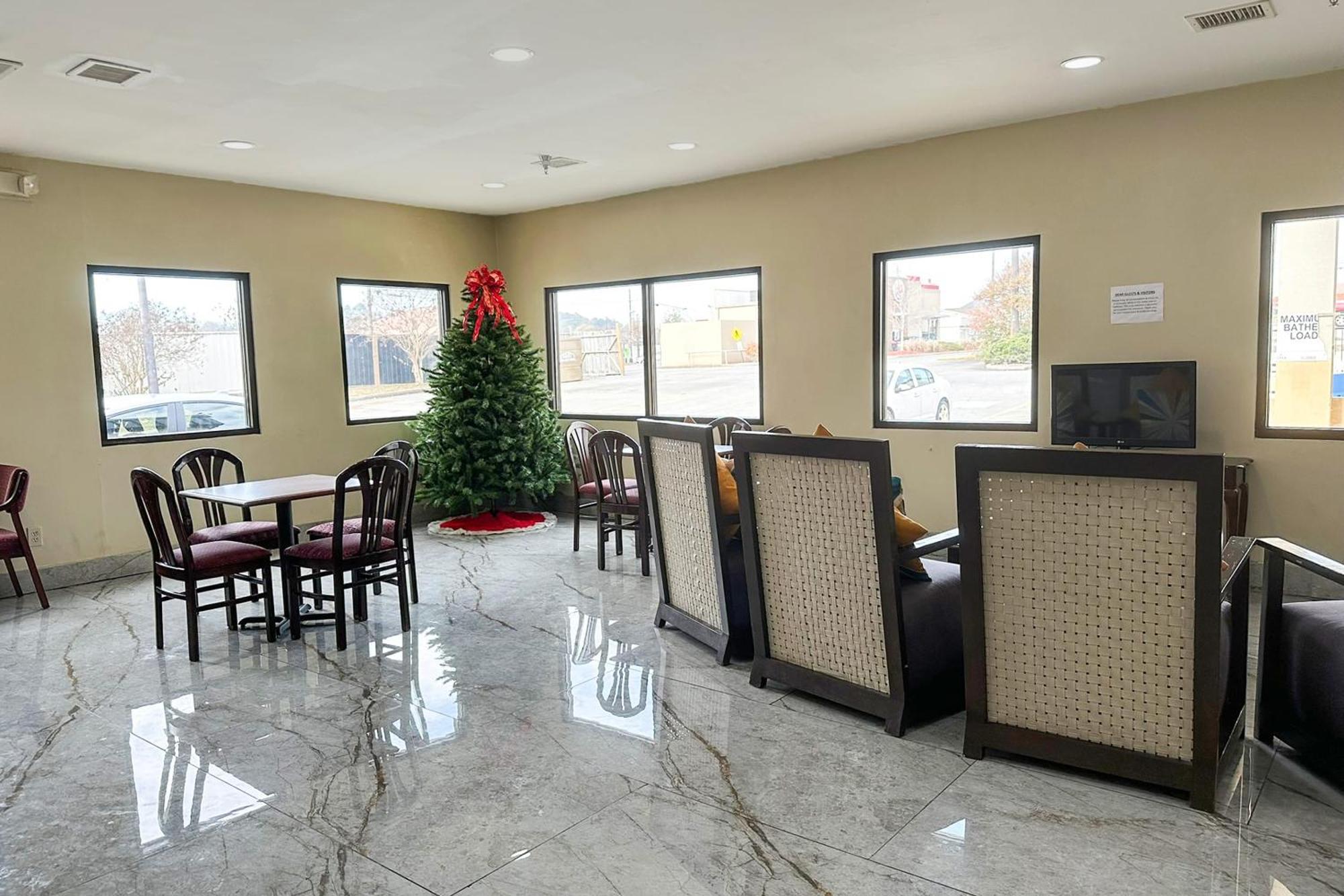 Oyo Hotel Rome West Ga Exterior photo